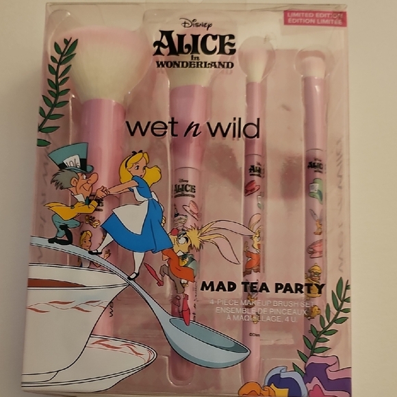 Alice in Wonderland Makeup Brush Set - Mad Tea Party Limited Edition - Picture 1 of 14